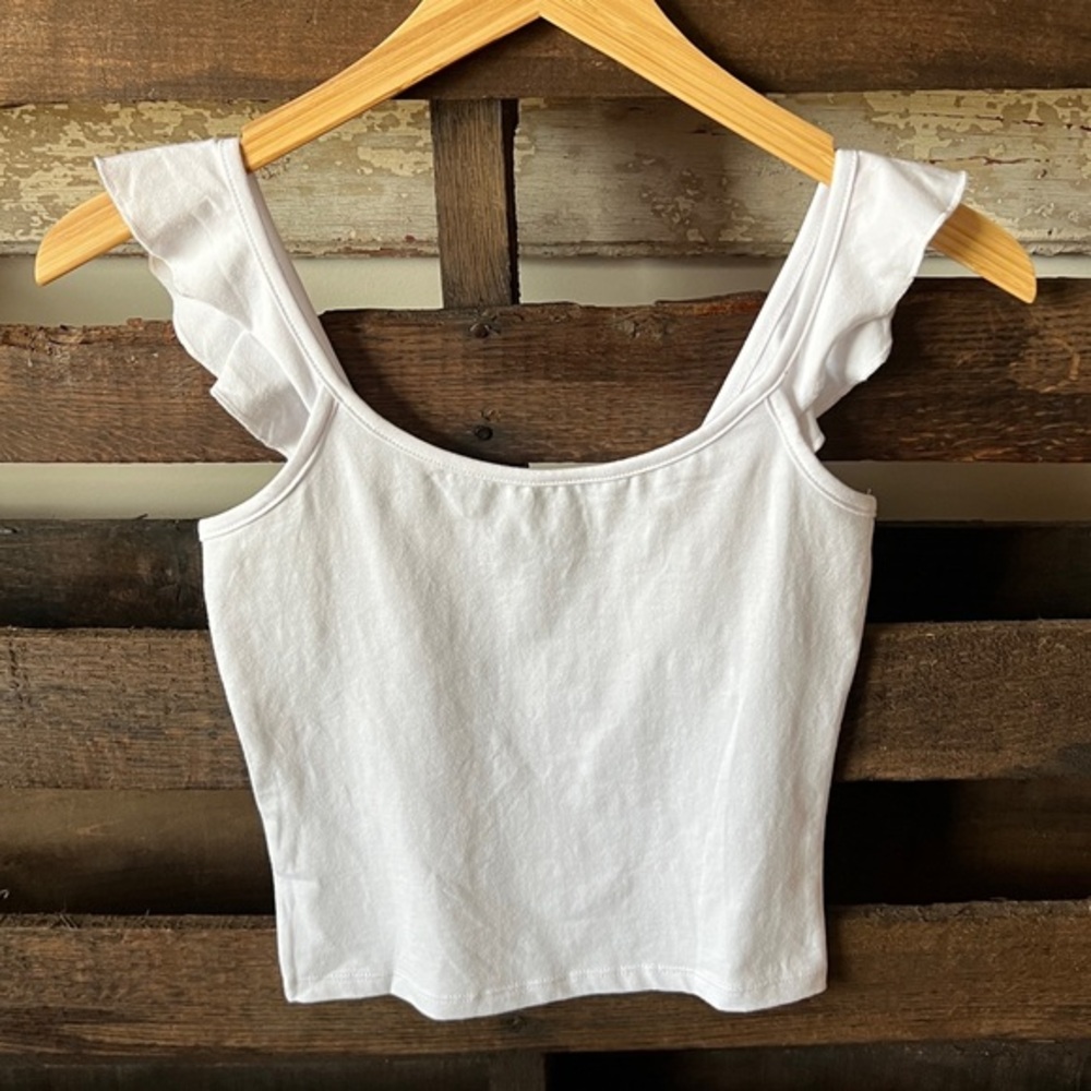 🟠NWT AMBIANCE Flutter Sleeve Tank in White SMALL